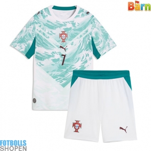 Billiga Portugal Cristiano Ronaldo #7 Bortatröja Barn VM 2026 Kortärmad (+ Korta byxor)